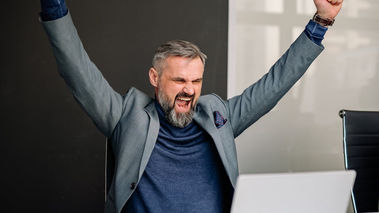 基本情報技術者試験を受けるメリットをイメージした画像