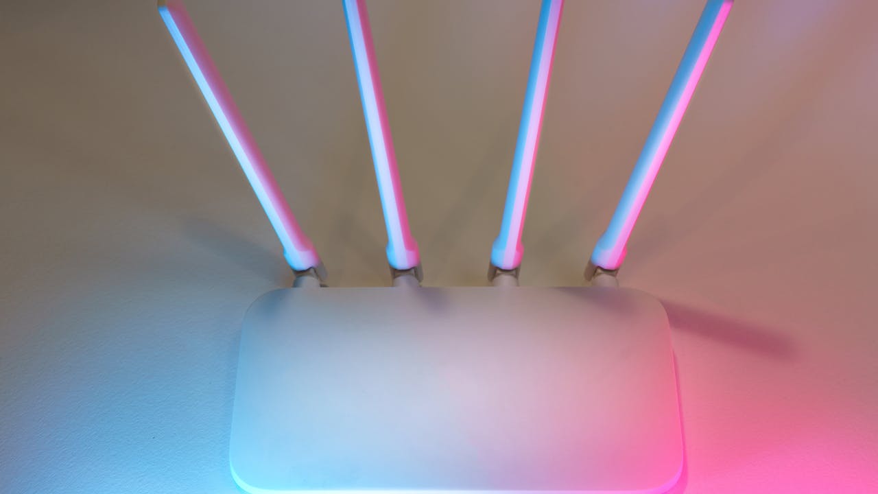 ネットワーク機器・ルータ・ケーブルのイメージ画像