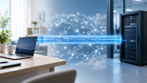 社外のノートPCと企業サーバを保護された通信路で結ぶVPNの概念イメージ